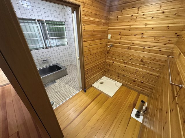 山川町戸建の脱衣所