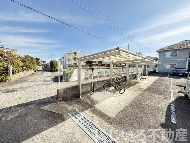 セントロイエル領家の駐車場
