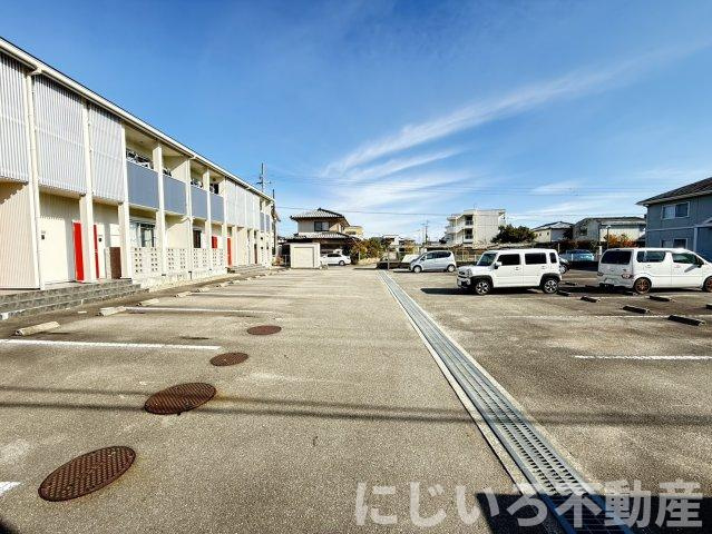 セントロイエル領家の駐車場