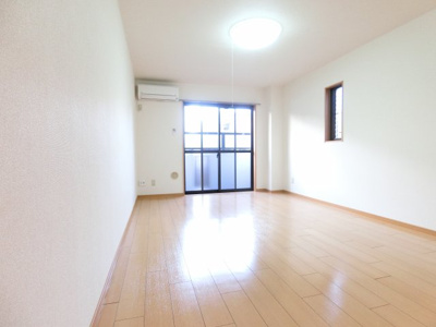 【居間・リビング】 | リベッチオ旭町
