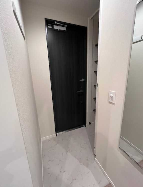 RESIDENCESUITESANGENJAYA　新築　旭化成施工　ネット無料の玄関
