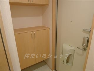 コーポラスヤナセⅢ　Ａ棟の玄関