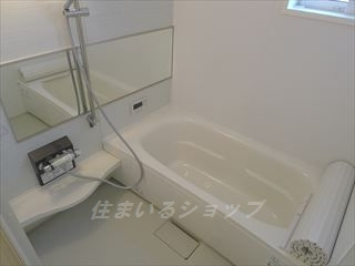 コーポラスヤナセⅢ　Ａ棟の浴室|追い焚き・窓あり