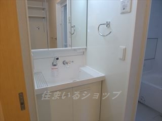 コーポラスヤナセⅢ　Ａ棟の洗面所|三面鏡付きシャンプードレッサー