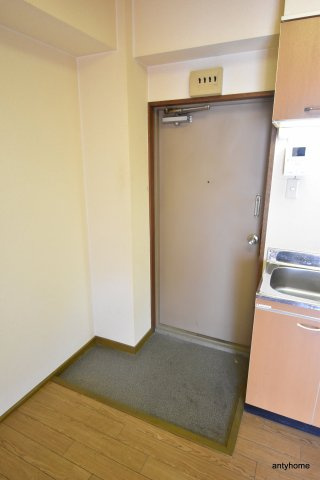 第一渡部ビル　仲介手数料無料の玄関