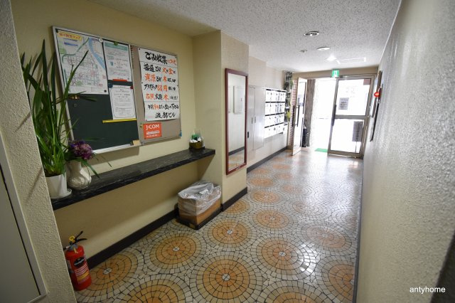 第一渡部ビル　仲介手数料無料のロビー