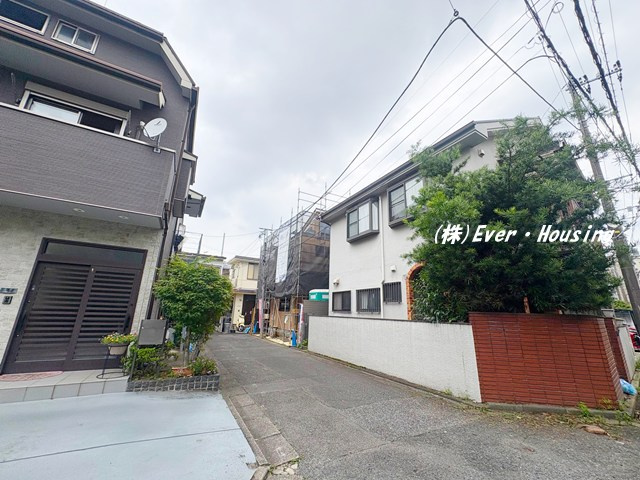 東久留米市南沢4丁目　モデル棟　限定１棟の前面道路含む現地写真