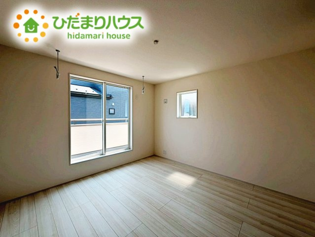 いわき市久ノ浜町第4　新築戸建　1号棟の寝室|主寝室は広々していて安らげる空間に。大きな窓から光が差し込み、朝の目覚めも良さそう♪