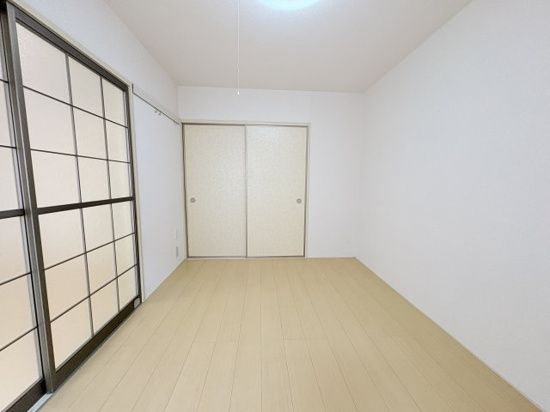 熊本市中央区坪井１丁目のアパートの洋室