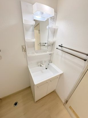 熊本市中央区坪井１丁目のアパートの独立洗面台