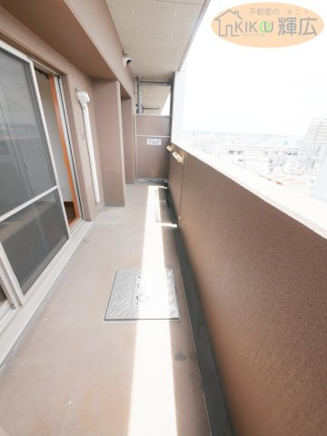 マーレ加古川駅前タワー　9階のバルコニー