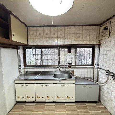 守口市梶町戸建のキッチン