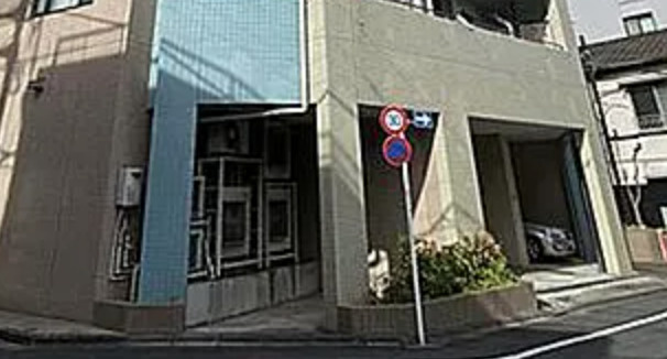 ナビウス王子本町のエントランス