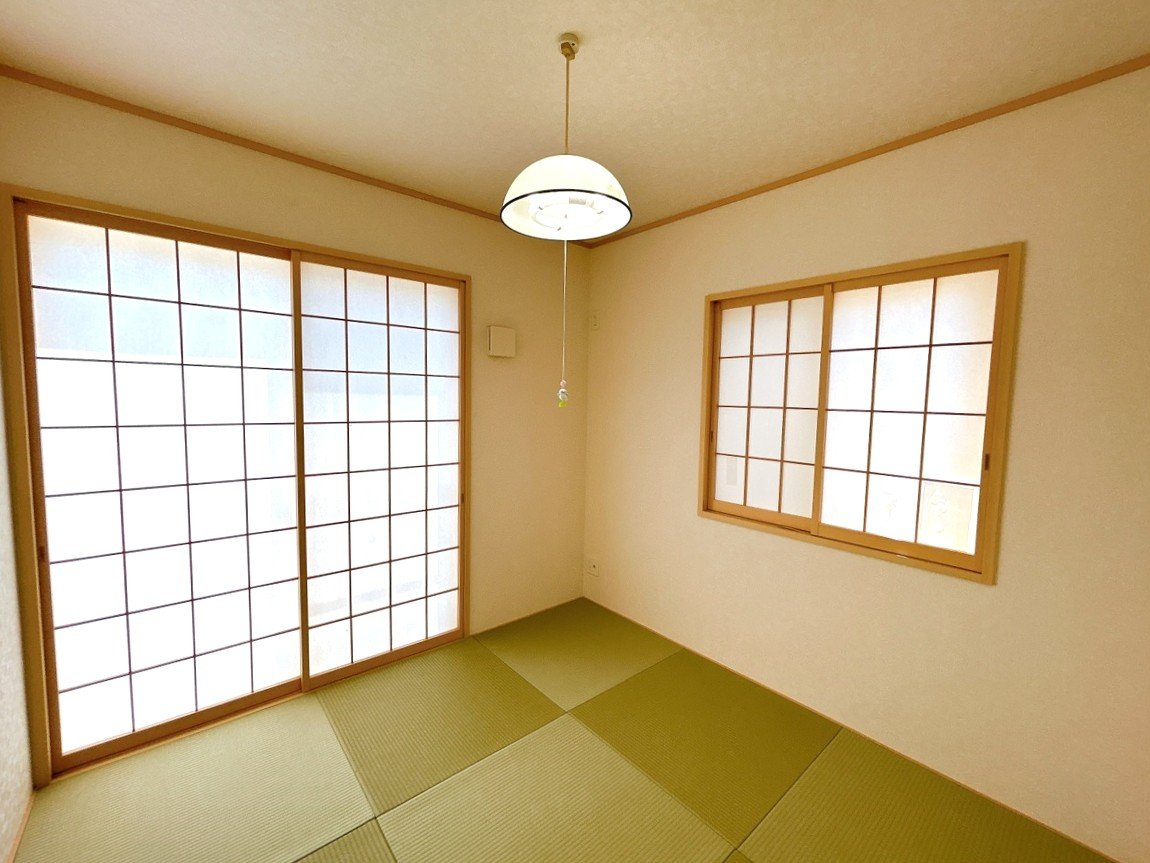 八戸市大字新井田字長塚の和室|1階約4.5帖和室の写真です。