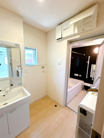 八戸市大字新井田字長塚のその他|洗面所の写真です。

