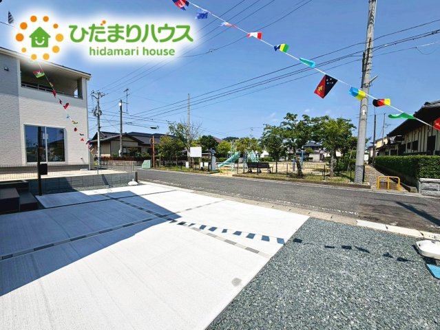 いわき市久之浜町第4　新築戸建　2号棟の駐車場|時間がない時もらくらくと車の出し入れができる並列駐車場を完備！！