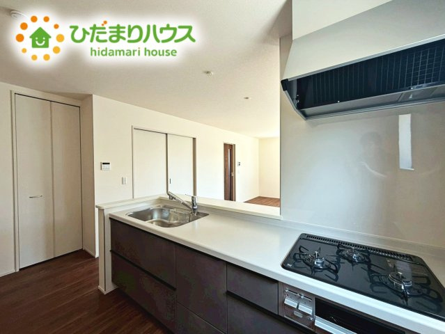 いわき市久之浜町第4　新築戸建　2号棟のキッチン|家族と会話しながら料理できるオープンカウンター♪