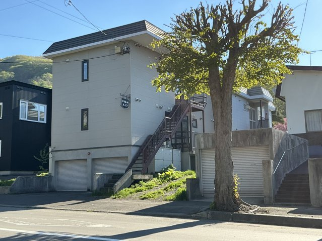 小樽市桂岡町の一棟アパート