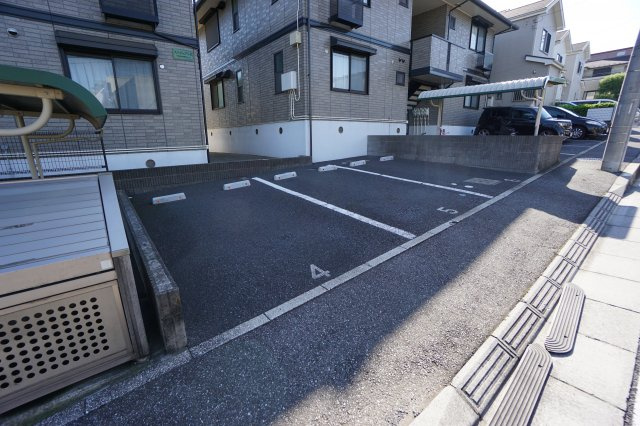 【駐車場】 | ステジュアンB