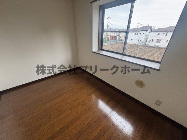 三鷹市牟礼６丁目のアパートの居間・リビング