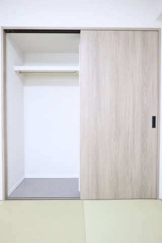 須磨パークヒルズＦ棟の収納|約6.0帖の和室にあるクローゼット