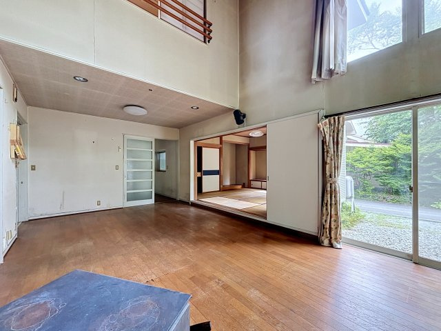 中軽井沢南 売り戸建の居間・リビング