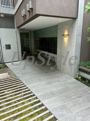 【エントランス】 | クレヴィアリグゼ日暮里根岸