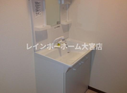 アムール　クローバーの独立洗面台