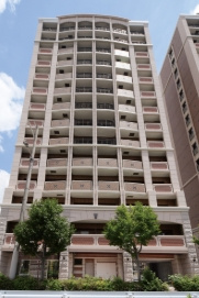 LUXE淡路2の外観