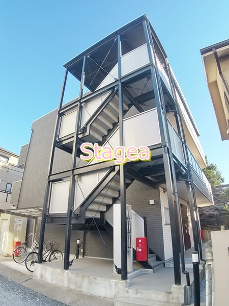 Ebony　house大宮のエントランス