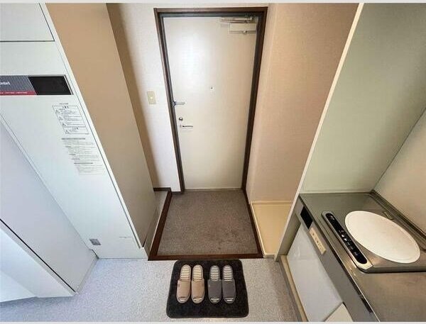 クイーンズマンション元町の玄関
