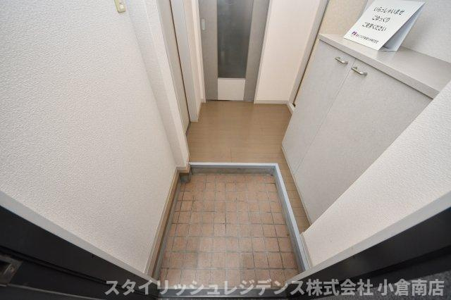 シャーメゾン中曽根　Ａ棟の玄関