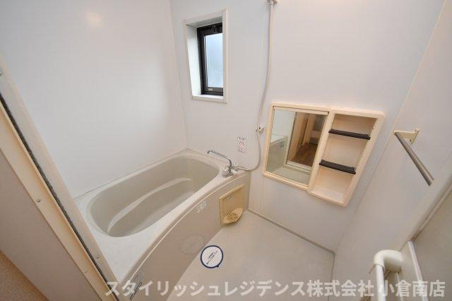 シャーメゾン中曽根　Ａ棟の浴室