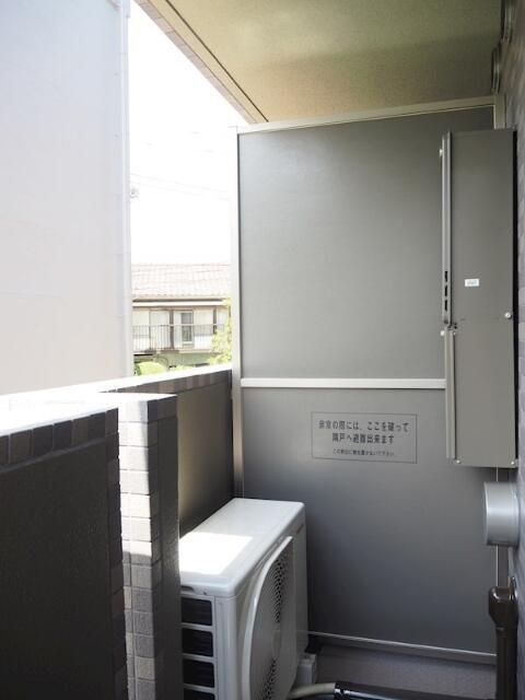 ルーブル三軒茶屋伍番館のバルコニー