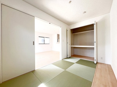 【和室】 | 古河市駒羽根第2　1号棟 | 同社施工物件写真。※建具やフローリング、その他仕様が異なる場合がございます。