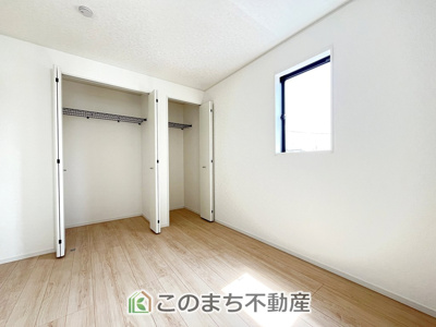 【洋室】 | 古河市駒羽根第2　1号棟 | 同社施工物件写真。※建具やフローリング、その他仕様が異なる場合がございます。