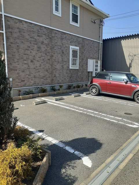 ブッシュ・クローバーの駐車場