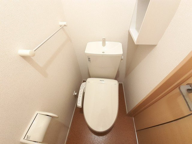 ブリランテ　Ⅱのトイレ|温水洗浄便座付き