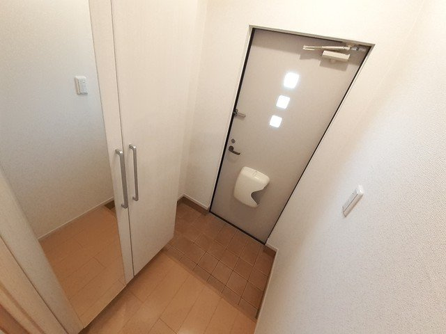 ブリランテ　Ⅱの玄関|収納もある玄関です