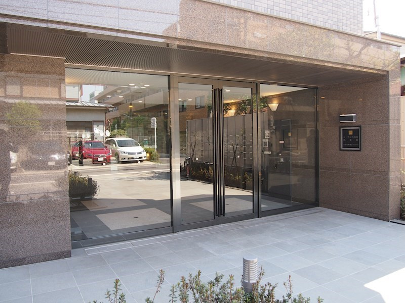 ルーブル大鳥居弐番館の外観