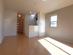 【設備】 | ※角部屋のお写真となります。