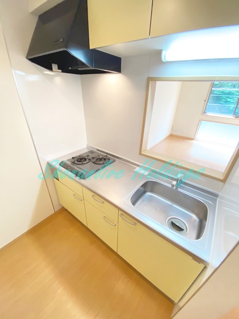 グリーンフォレストのキッチン|人気のカウンターキッチン♪広めの調理スペース♪