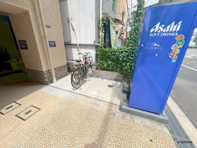 HR・FRONT・REGALドームウエスト　仲介手数料無料の駐車場