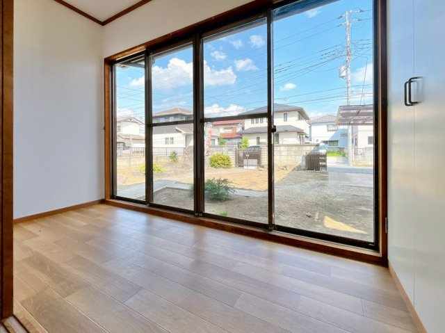 【その他】 | 前橋市広瀬町　中古住宅 | 広々とした縁側♪
洗濯物を干したり、くつろぎのスペースにしても◎
