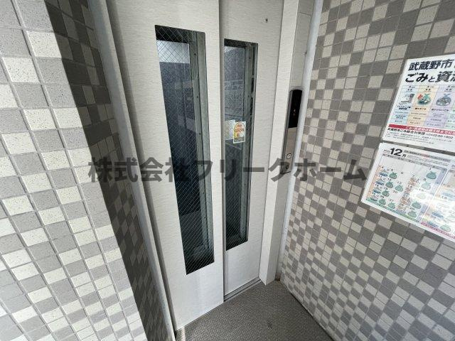 武蔵野市境２丁目の賃貸マンションのロビー