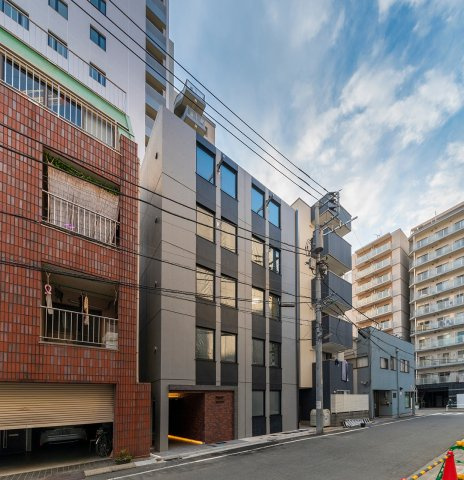 荒川区東日暮里５丁目の賃貸マンションのエントランス