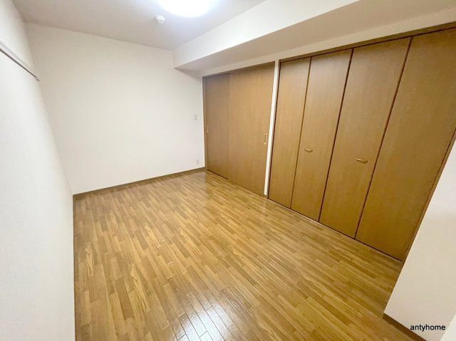ウエストコート新大阪　仲介手数料無料の洋室