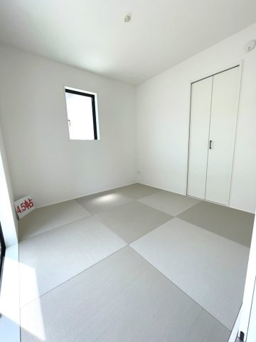 岡山市中区海吉　戸建の和室|明るい和室です。