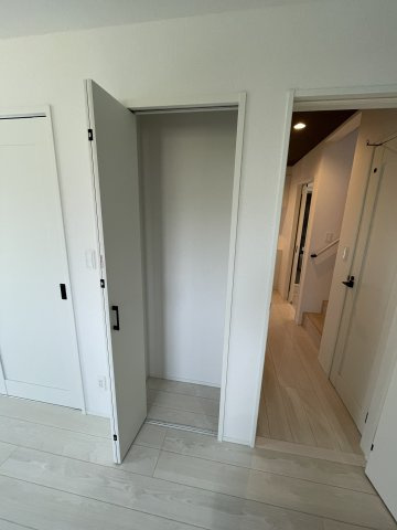 岡山市中区海吉　戸建の収納|リビングダイニング横に収納スペースもあります。