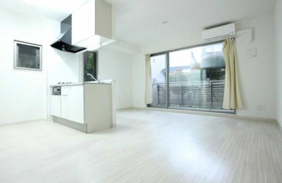 HouseK　閑静な住宅街　追焚　角部屋の居間・リビング